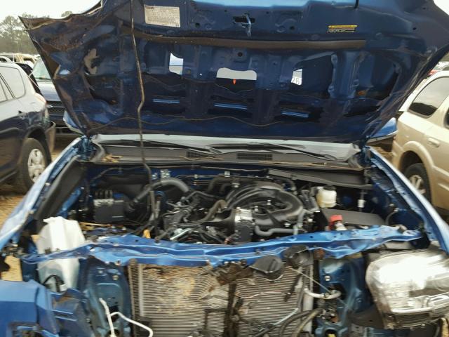 5TFCZ5AN5HX095331 - 2017 TOYOTA TACOMA DOU BLUE photo 7