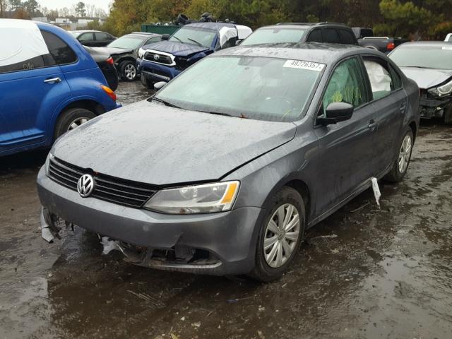 3VW2K7AJ1EM226097 - 2014 VOLKSWAGEN JETTA BASE GRAY photo 2