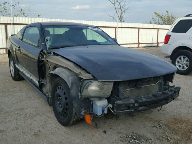 1ZVFT80N675229966 - 2007 FORD MUSTANG BLACK photo 1