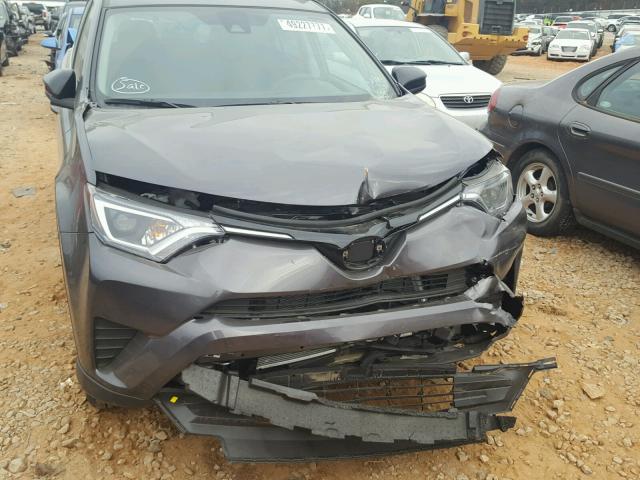 2T3ZFREV1HW358164 - 2017 TOYOTA RAV4 LE Boz foto 9