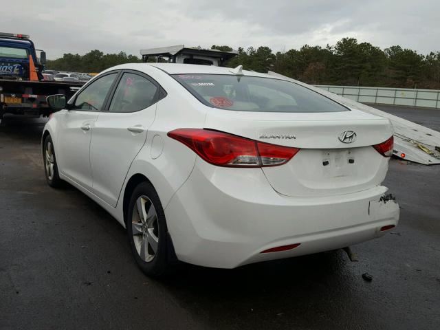 5NPDH4AE0DH396855 - 2013 HYUNDAI ELANTRA GL WHITE photo 3