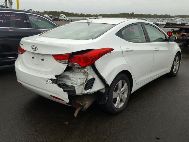 5NPDH4AE0DH396855 - 2013 HYUNDAI ELANTRA GL WHITE photo 4