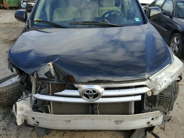 5TDBK3EHXBS081348 - 2011 TOYOTA HIGHLANDER BLACK photo 7