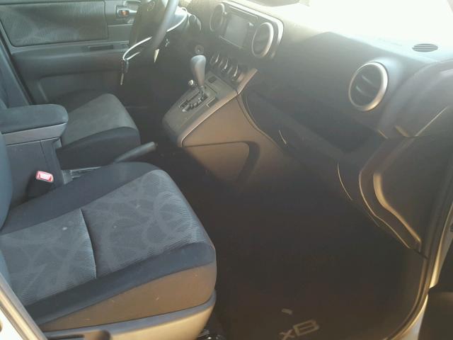 JTLZE4FE4FJ078131 - 2015 TOYOTA SCION XB Күміс фото 5