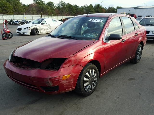 1FAFP34N75W192511 - 2005 FORD FOCUS ZX4 RED photo 2