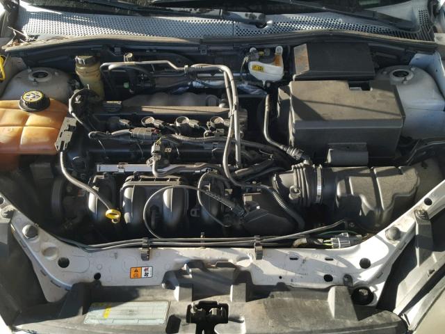 1FAFP34N25W104836 - 2005 FORD FOCUS ZX4 GRAY photo 7