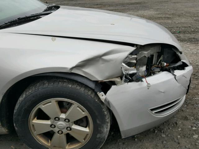 2G1WT55K289154888 - 2008 CHEVROLET IMPALA LT SILVER photo 9