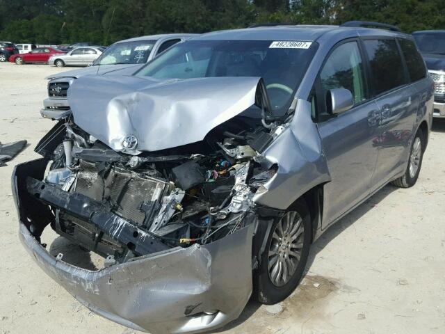 5TDYK3DC8BS053984 - 2011 TOYOTA SIENNA XLE SILVER photo 2