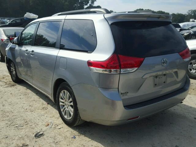 5TDYK3DC8BS053984 - 2011 TOYOTA SIENNA XLE SILVER photo 3