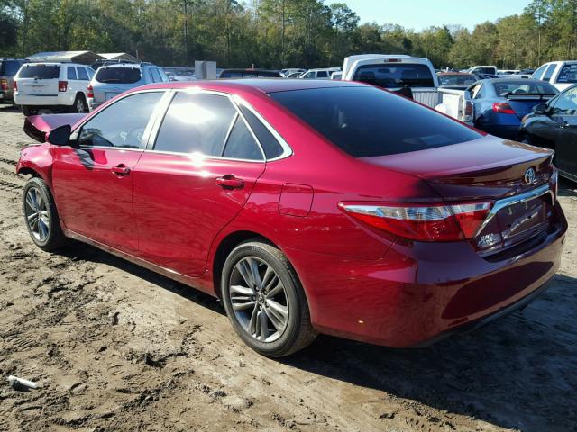 4T1BF1FK9HU635384 - 2017 TOYOTA CAMRY LE RED photo 3