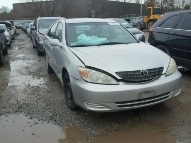 4T1BE32K92U042975 - 2002 TOYOTA CAMRY LE SILVER photo 1