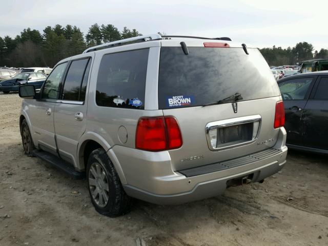 5LMFU28R74LJ24907 - 2004 LINCOLN NAVIGATOR SILVER photo 3