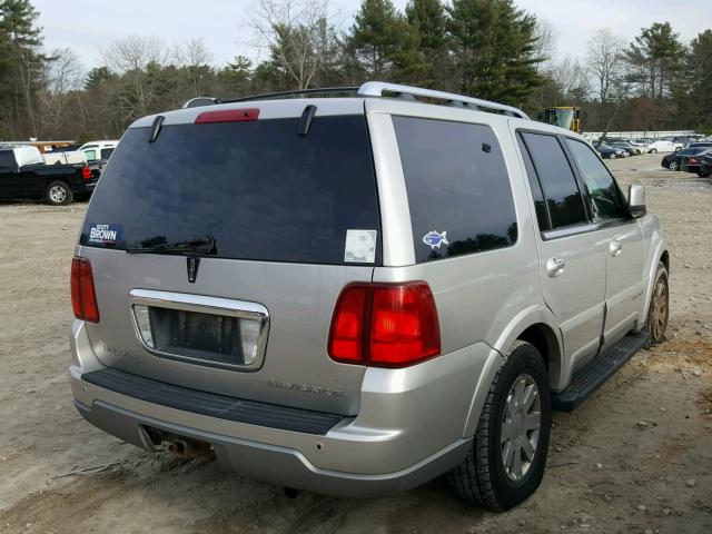 5LMFU28R74LJ24907 - 2004 LINCOLN NAVIGATOR SILVER photo 4