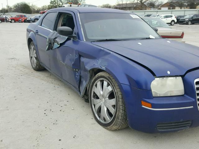 2C3JA43R05H585513 - 2005 CHRYSLER 300 BLUE photo 9