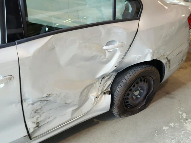 3VW1K7AJ3BM307805 - 2011 VOLKSWAGEN JETTA BASE SILVER photo 9