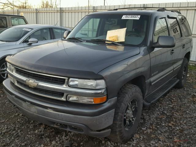 1GNEK13T11J149774 - 2001 CHEVROLET TAHOE K150 GRAY photo 2