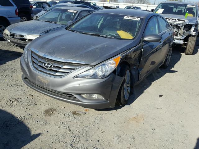 5NPEC4AC2DH766723 - 2013 HYUNDAI SONATA SE GRAY photo 2