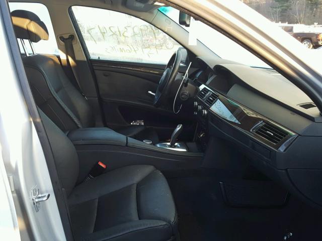 WBANV93528CZ60835 - 2008 BMW 535 XI SILVER photo 5