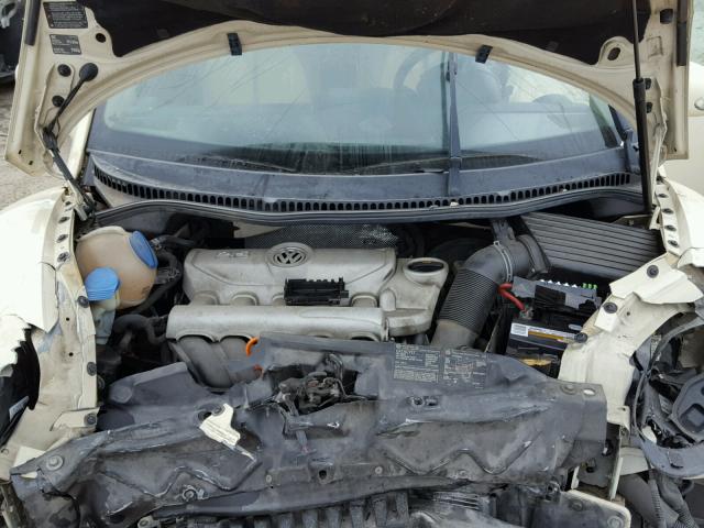 3VWSG31Y46M318328 - 2006 VOLKSWAGEN NEW BEETLE 奶油色 照片 7