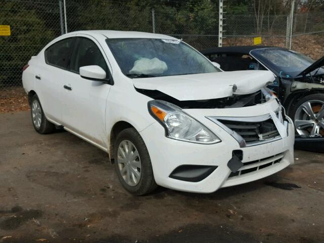 3N1CN7AP2HL852418 - 2017 NISSAN VERSA S WHITE photo 1