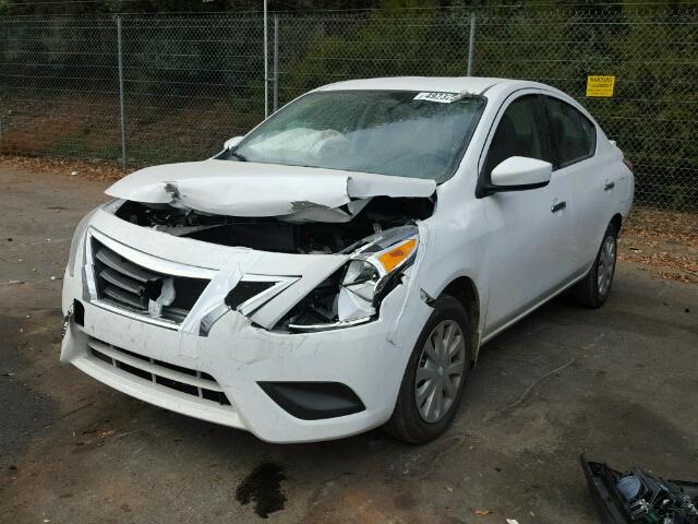 3N1CN7AP2HL852418 - 2017 NISSAN VERSA S WHITE photo 2