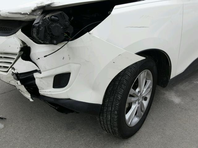 KM8JU3AC0BU229515 - 2011 HYUNDAI TUCSON GLS WHITE photo 9