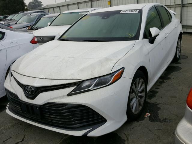 JTNB11HKXJ3008300 - 2018 TOYOTA CAMRY L WHITE photo 2