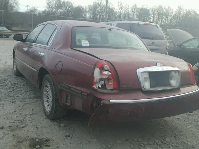 1LNHM82W0XY716296 - 1999 LINCOLN TOWN CAR S RED photo 3