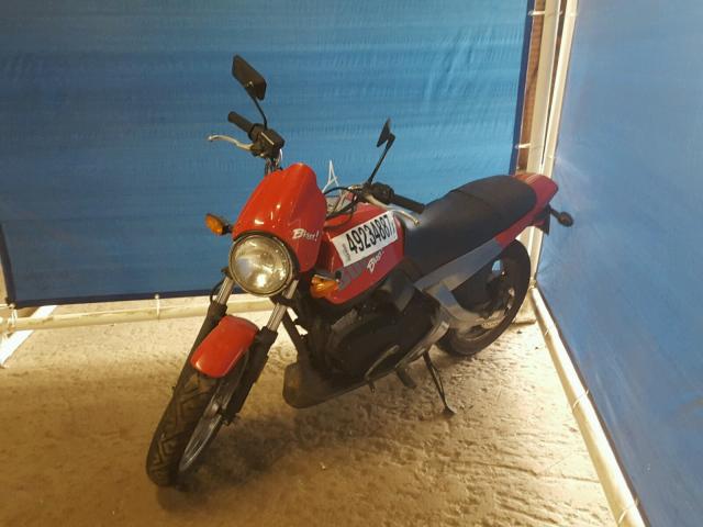 4MZKP13CX13500632 - 2001 BUELL BLAST P3 RED photo 2