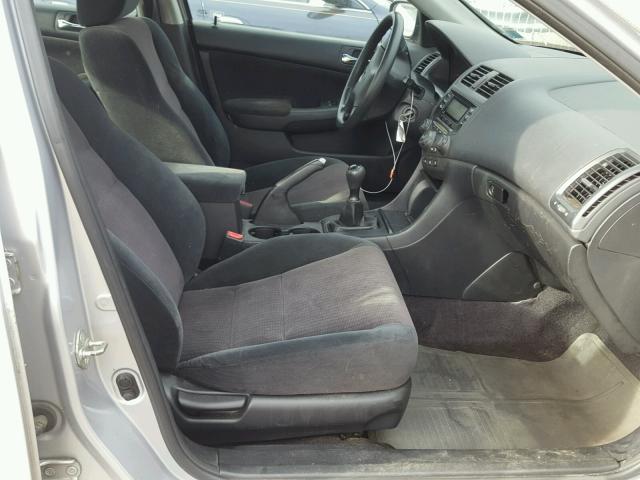 1HGCM55183A101853 - 2003 HONDA ACCORD DX SILVER photo 5