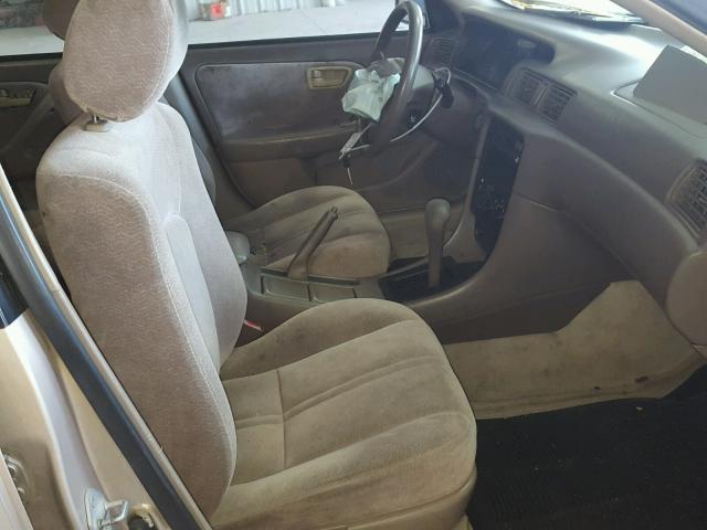 4T1BG22K8VU794014 - 1997 TOYOTA CAMRY CE BEIGE photo 5