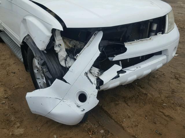 5N1AR18U66C616375 - 2006 NISSAN PATHFINDER WHITE photo 9