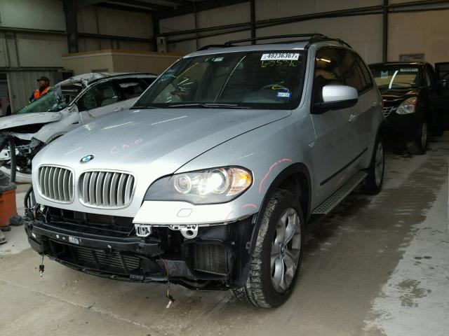 5UXZW0C58BL658310 - 2011 BMW X5 XDRIVE3 SILVER photo 2