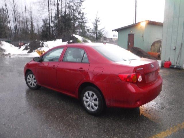 1NXBU4EE7AZ250480 - 2010 TOYOTA COROLLA BA RED photo 3