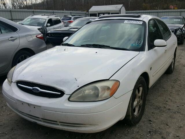 1FAFP56S9YA158215 - 2000 FORD TAURUS SEL WHITE photo 2