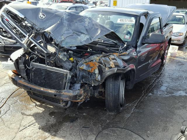 1B7GL32Z72S643309 - 2002 DODGE DAKOTA SPO GRAY photo 2