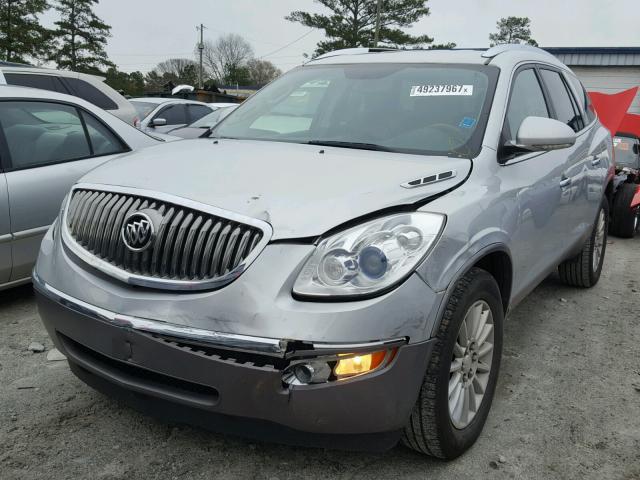 5GALRBED8AJ203998 - 2010 BUICK ENCLAVE CX SILVER photo 2