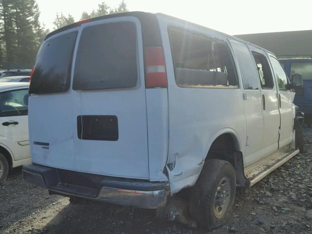 1GAHG35U171189816 - 2007 CHEVROLET EXPRESS G3 WHITE photo 4