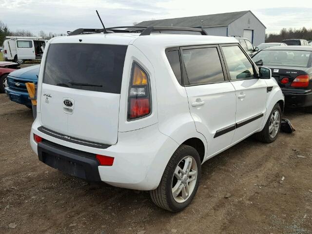 KNDJT2A26B7705533 - 2011 KIA SOUL + WHITE photo 4