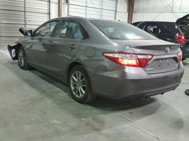 4T1BF1FKXGU226437 - 2016 TOYOTA CAMRY LE GRAY photo 3