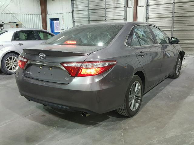 4T1BF1FKXGU226437 - 2016 TOYOTA CAMRY LE GRAY photo 4