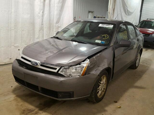 1FAHP3FN8BW199680 - 2011 FORD FOCUS SE GRAY photo 2