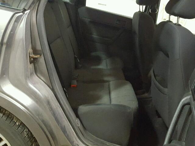 1FAHP3FN8BW199680 - 2011 FORD FOCUS SE GRAY photo 6