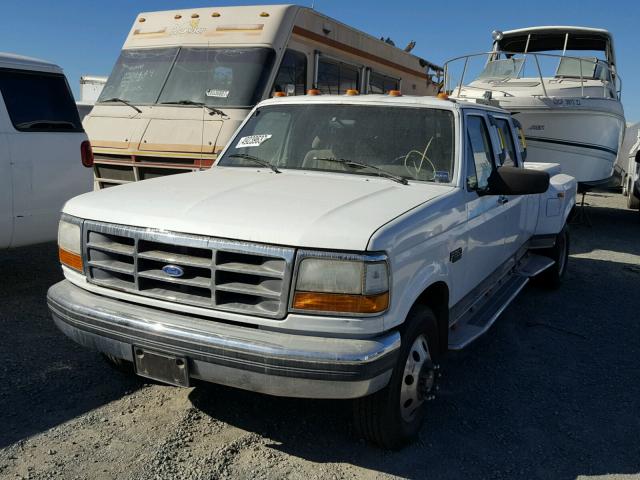 2FTJW35G3PCA02015 - 1993 FORD F350 WHITE photo 2