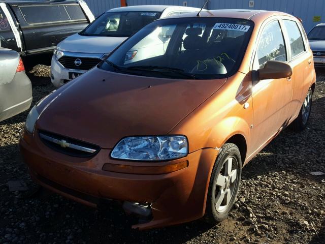 KL1TD66668B001516 - 2008 CHEVROLET AVEO BASE ORANGE photo 2