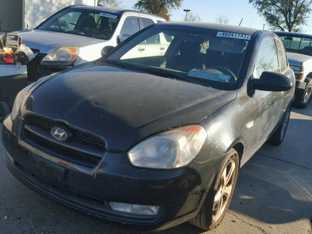 KMHCN36C17U017406 - 2007 HYUNDAI ACCENT SE BLACK photo 2