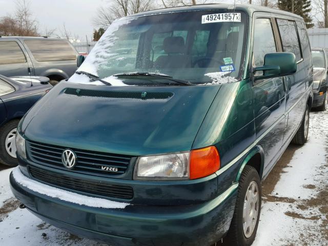 WV2MH4709YH045539 - 2000 VOLKSWAGEN EUROVAN MV GREEN photo 2