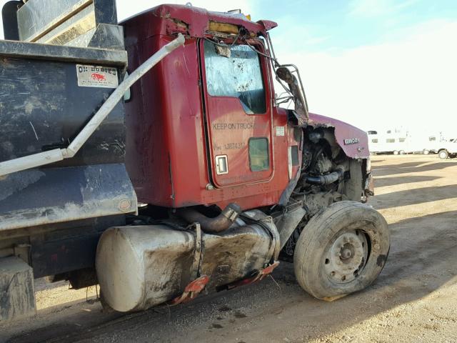 1NKDLR9X31J874317 - 2001 KENWORTH CONSTRUCTI RED photo 9