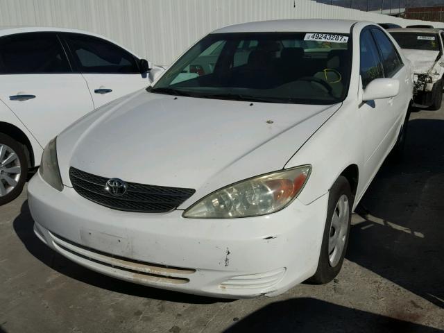 4T1BE32K04U322044 - 2004 TOYOTA CAMRY LE WHITE photo 2