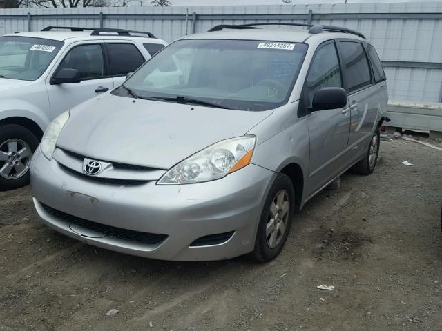 5TDKK4CCXAS289421 - 2010 TOYOTA SIENNA CE SILVER photo 2